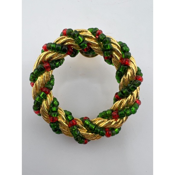 Vintage Green and Red Beads Gold Tone‎ Christmas Wreath Pin - Picture 1 of 4